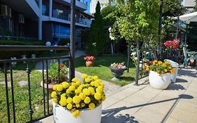 Apartments Devora 1 & Bar & Restaurant